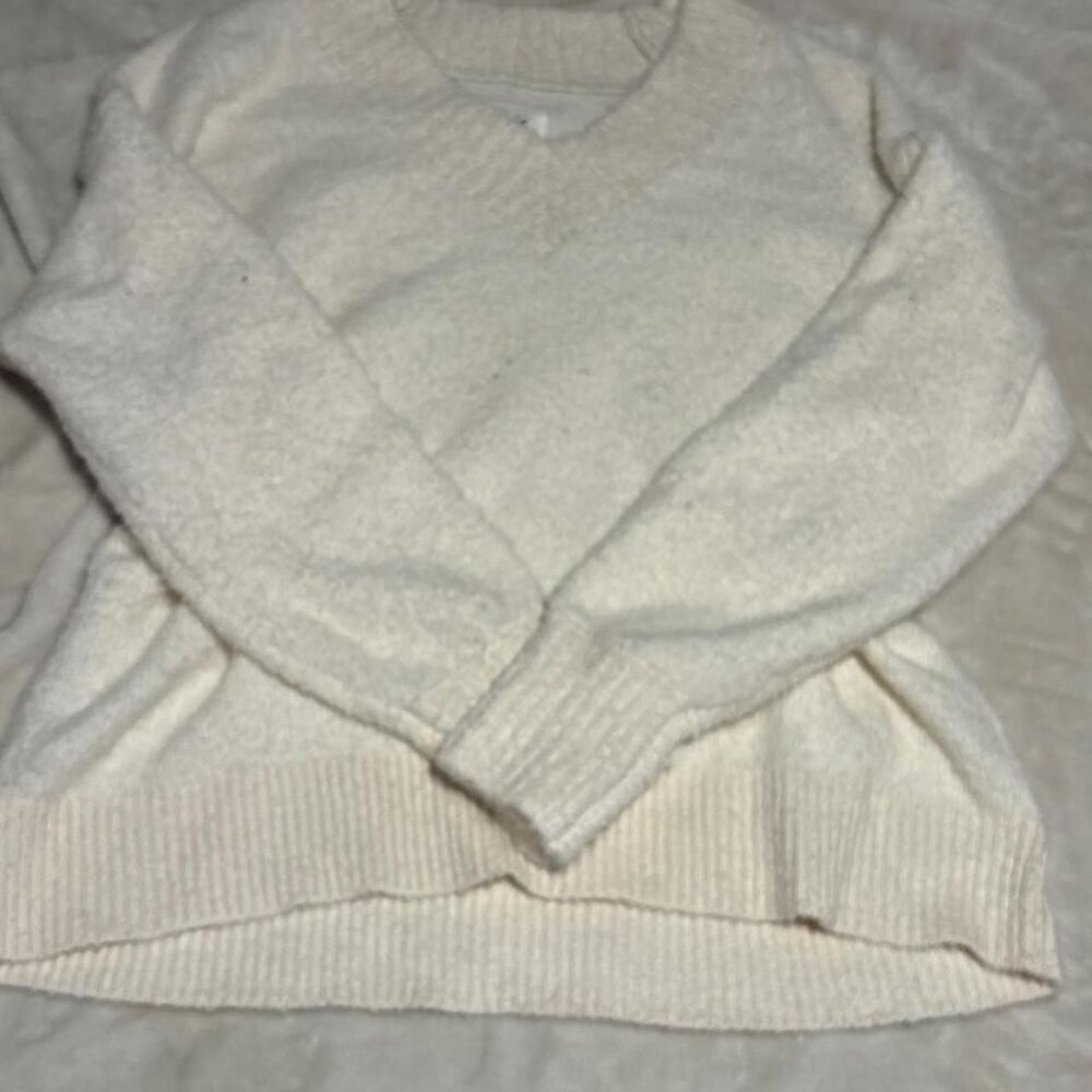 Aerie Women's Cream and White Jumper